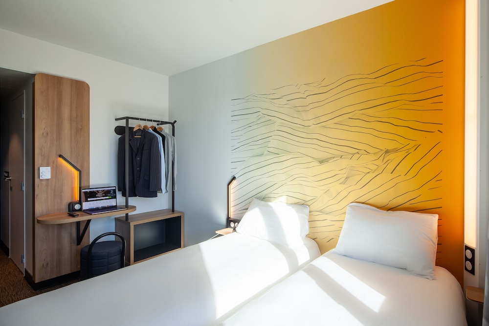 Twin Room, Non Smoking - Photo 4