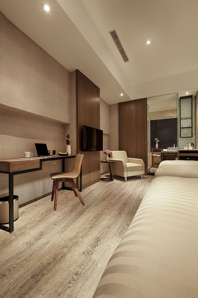 Elegant Room photo 3