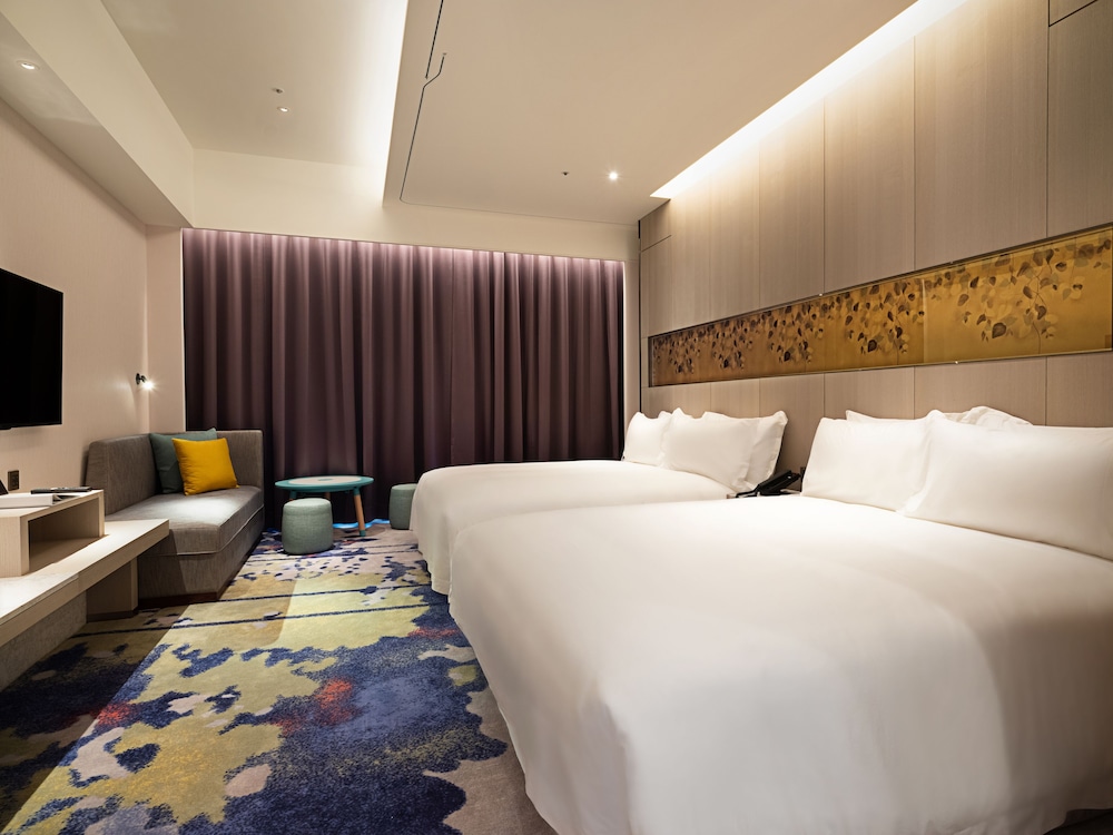Deluxe Quadruple Room - Photo 2