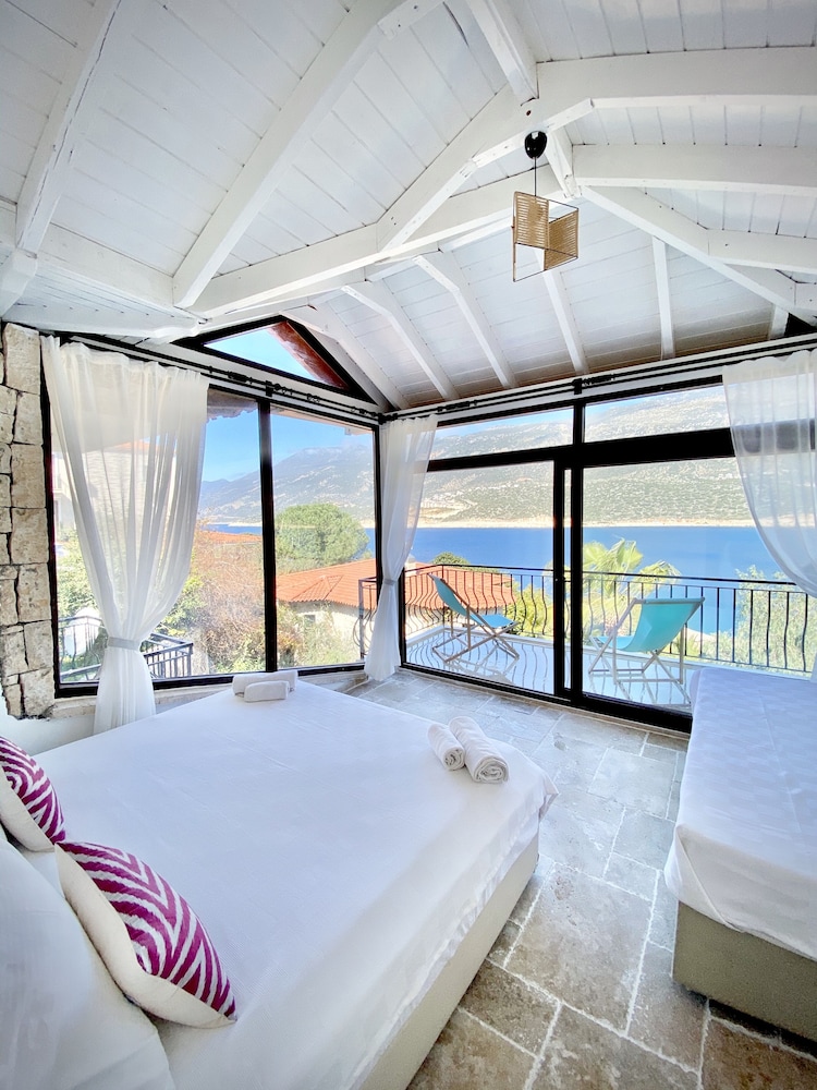 Elite Room, Sea View - Photo 1