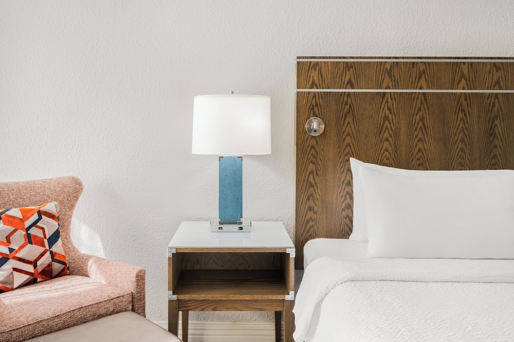 Premium Room, 2 Queen Beds, Accessible Bathtub, Non Smoking (Communications Accessible) - Photo 2