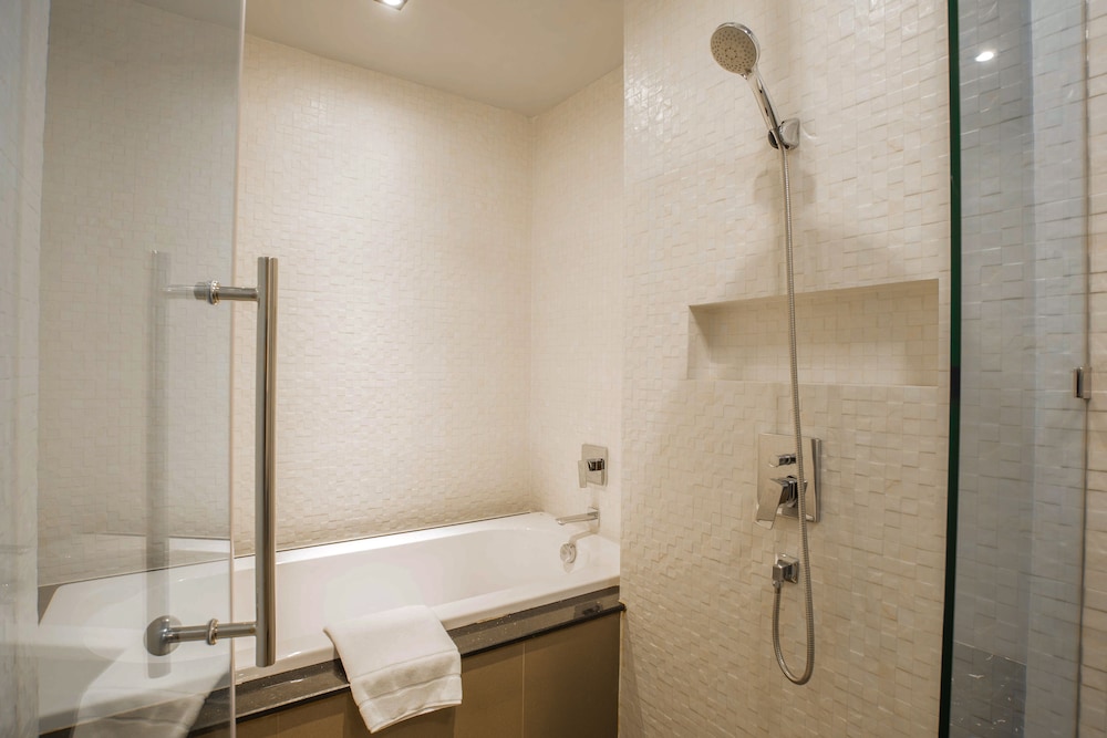 Grand Suite thumbnail 6
