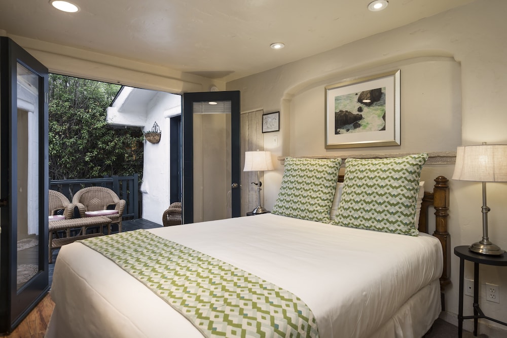 Deluxe Room, 1 King Bed, Fireplace photo 1