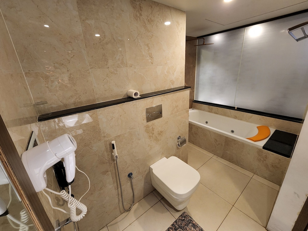 Club Double Room, 2 Queen Beds photo 2