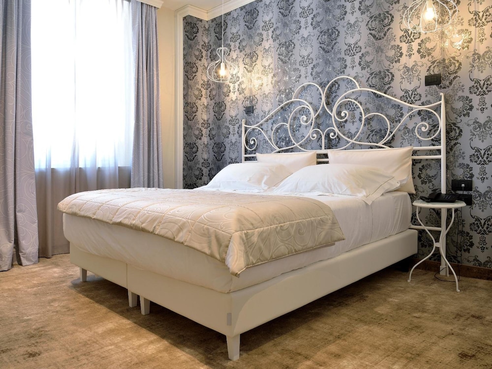 Classic Double Room - Photo 1