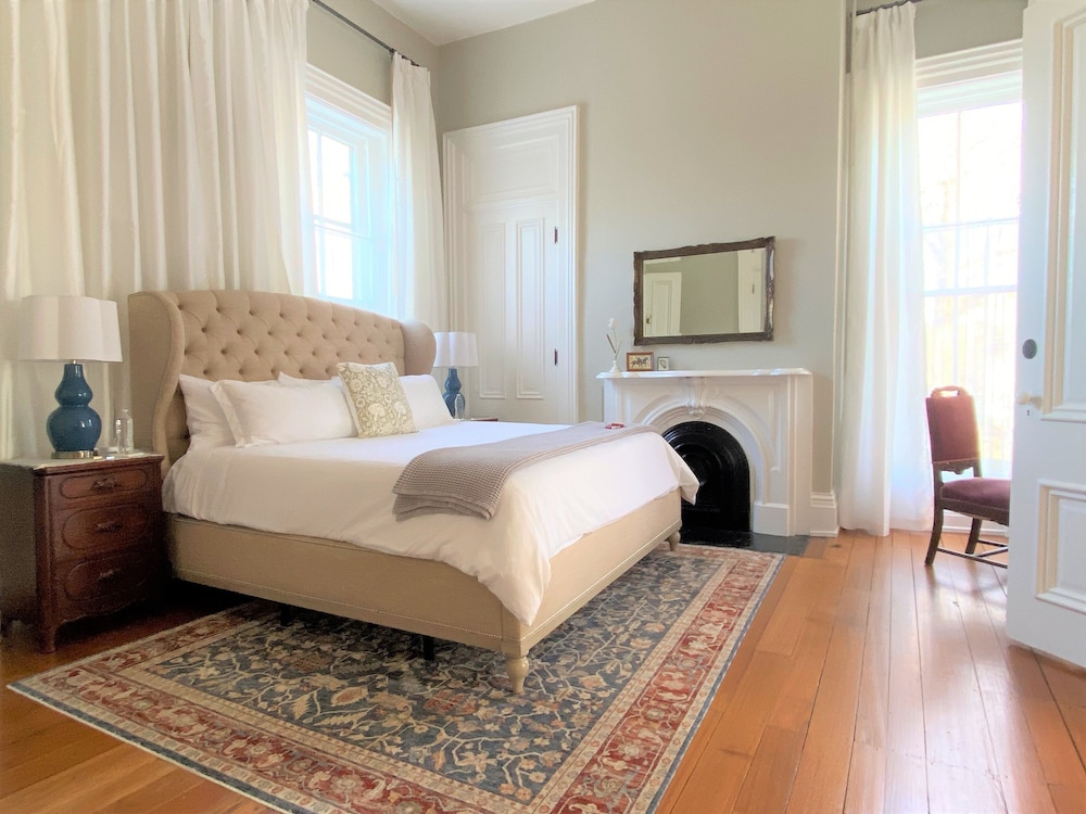 Grand Suite, 1 King Bed, Non Smoking, Ground Floor