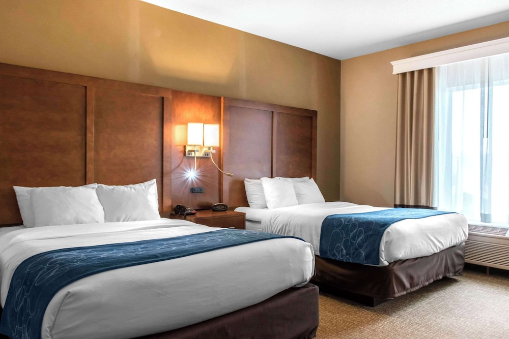 Suite, Multiple Beds, Non Smoking - Photo 1