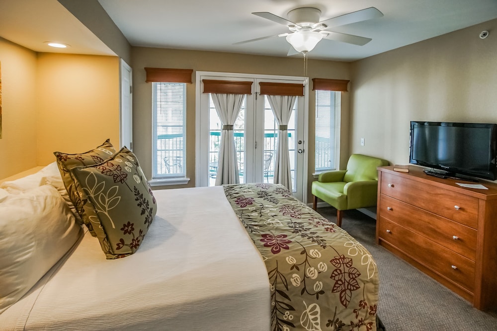 Three Bedroom Condo photo 1