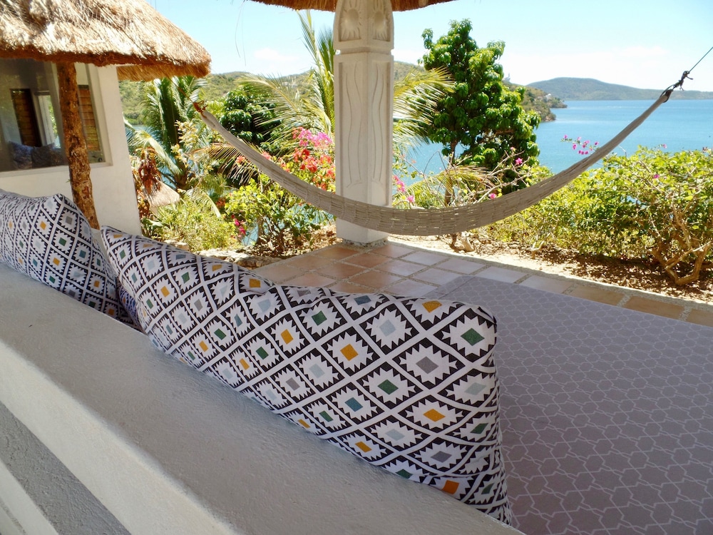 Pavilion Villa, Sea View - Photo 4