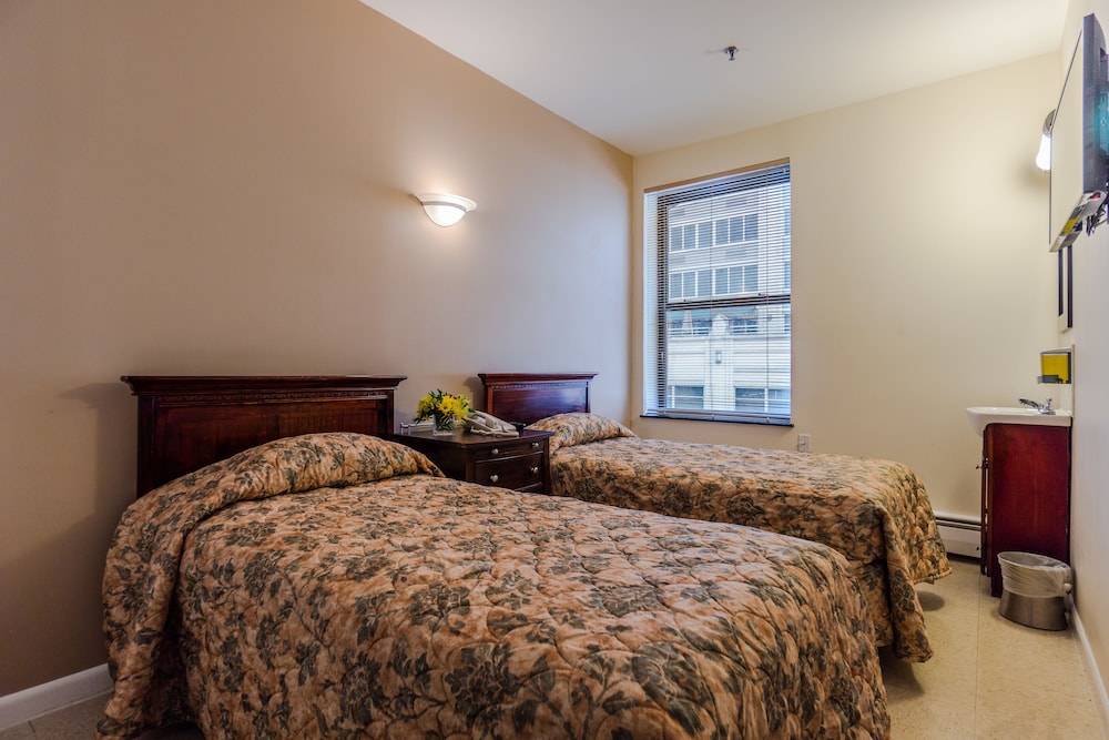 DOUBLE ROOM(Separate Beds)-SHARED BATHROOM photo 2