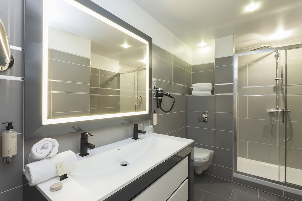 Prestige Triple Room - Photo 5