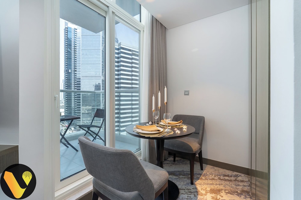 Deluxe Studio, Non Smoking, Canal View photo 3