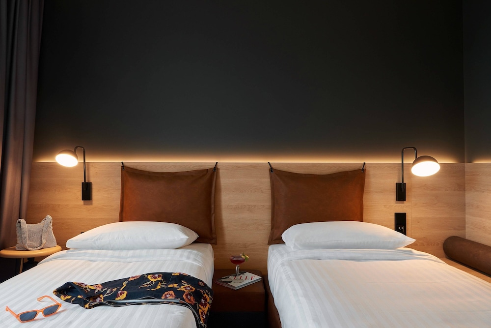 Room, 2 Twin Beds - Photo 4