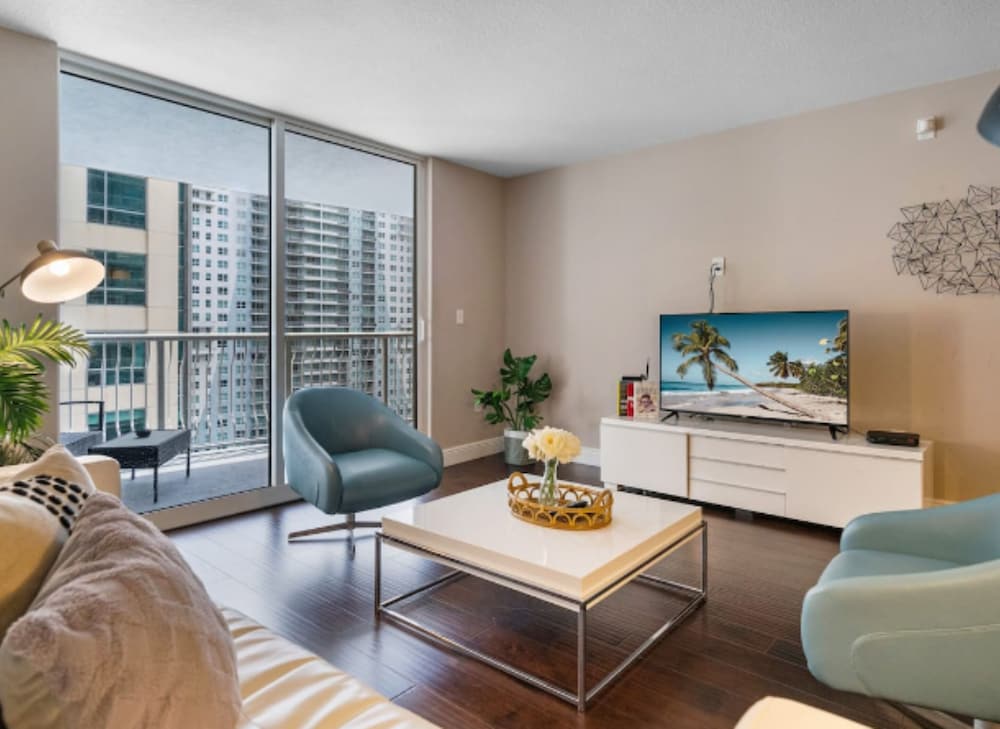 Basic Apartment photo 1