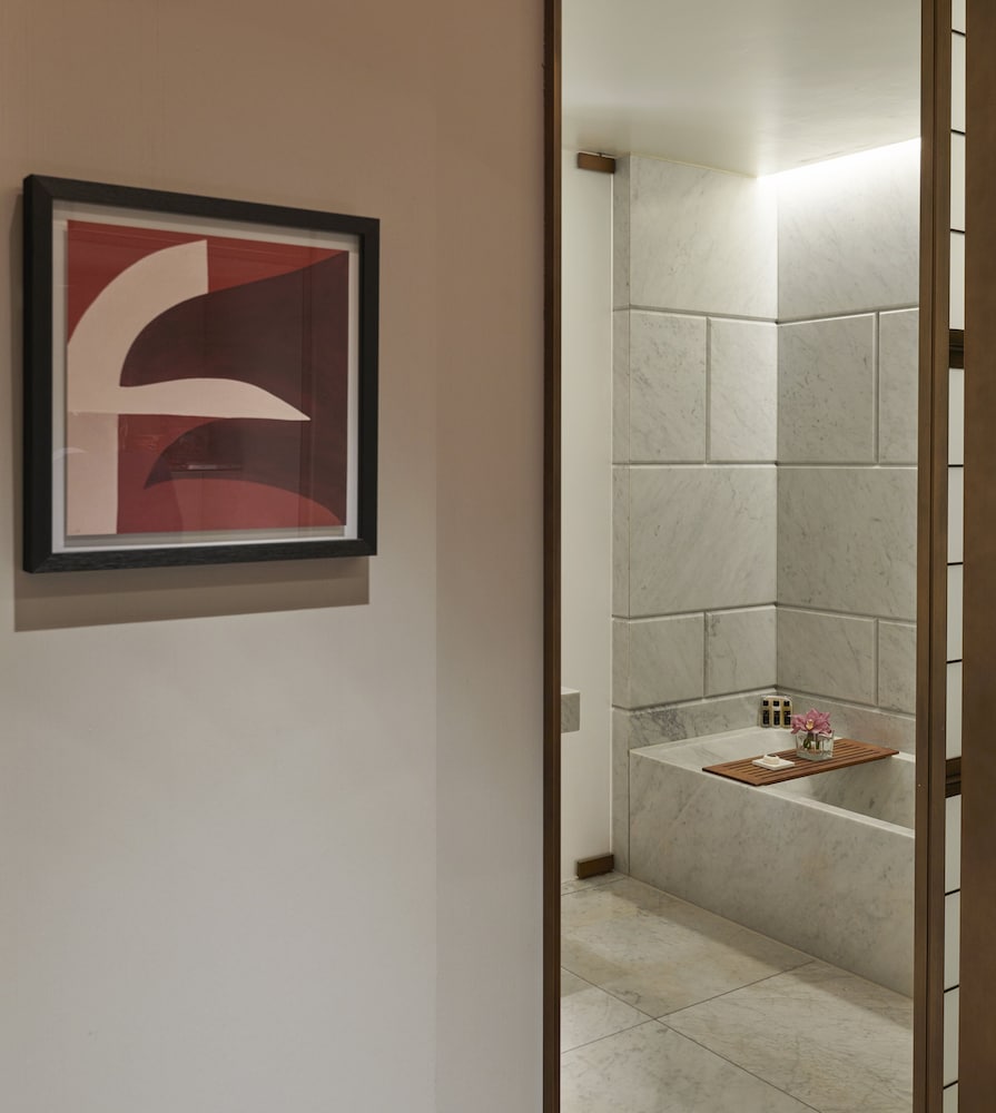 Family Room, 2 Bedrooms