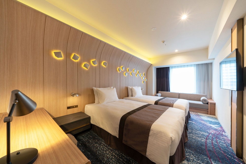 Premier Twin Room, Non Smoking (2 semi-double beds) - Photo 1