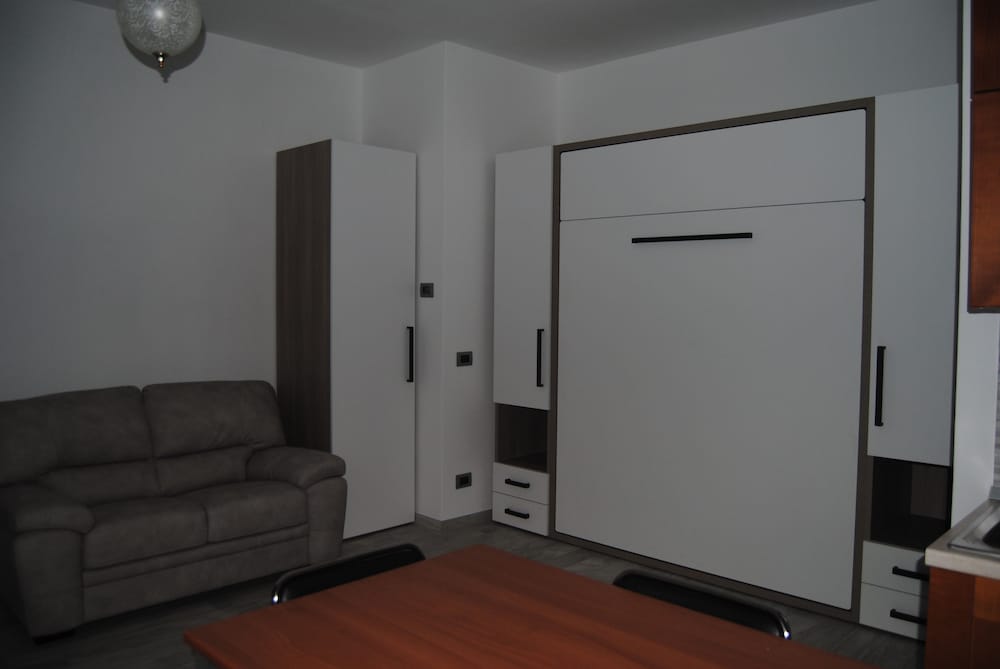 Studio, Lake View photo 1