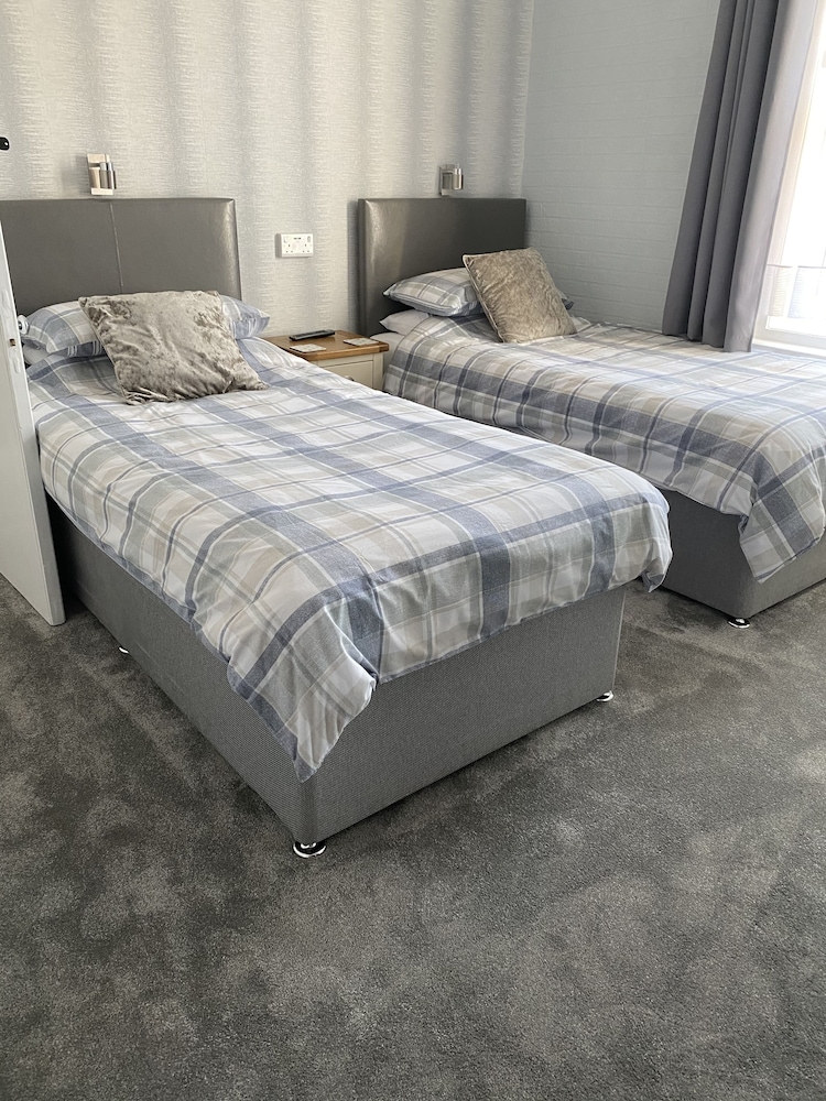 Standard Twin Room, Ensuite photo 1