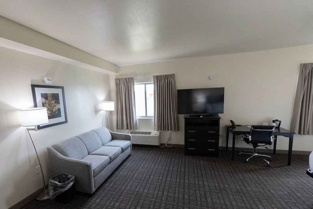 Executive Suite, 1 King Bed with Sofa bed, Non Smoking (King) photo 2
