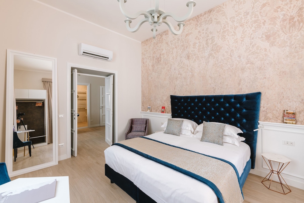 Deluxe Suite photo 1