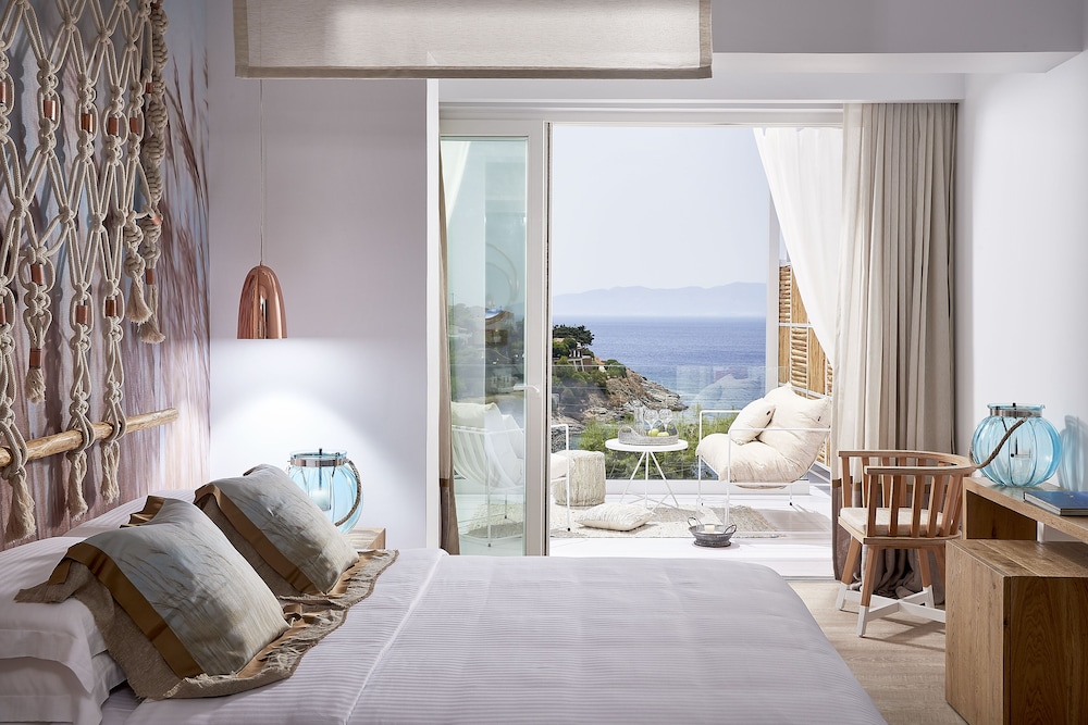 Deluxe Suite, Sea View (1st Floor) photo 1
