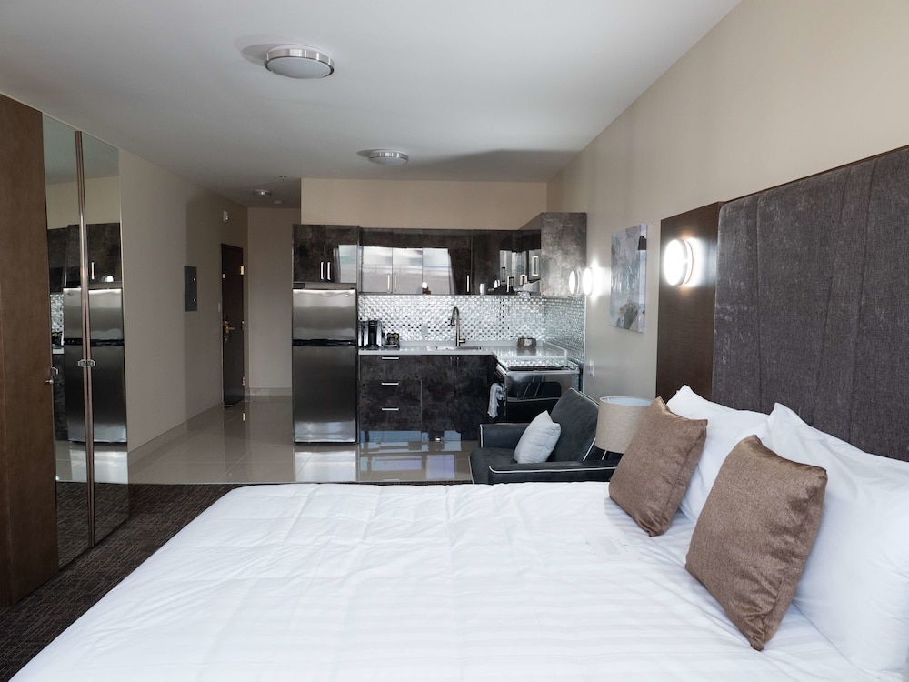 Suite, 1 King Bed, Non Smoking, Kitchen (with Sofabed, Full Kitchen) - Photo 1