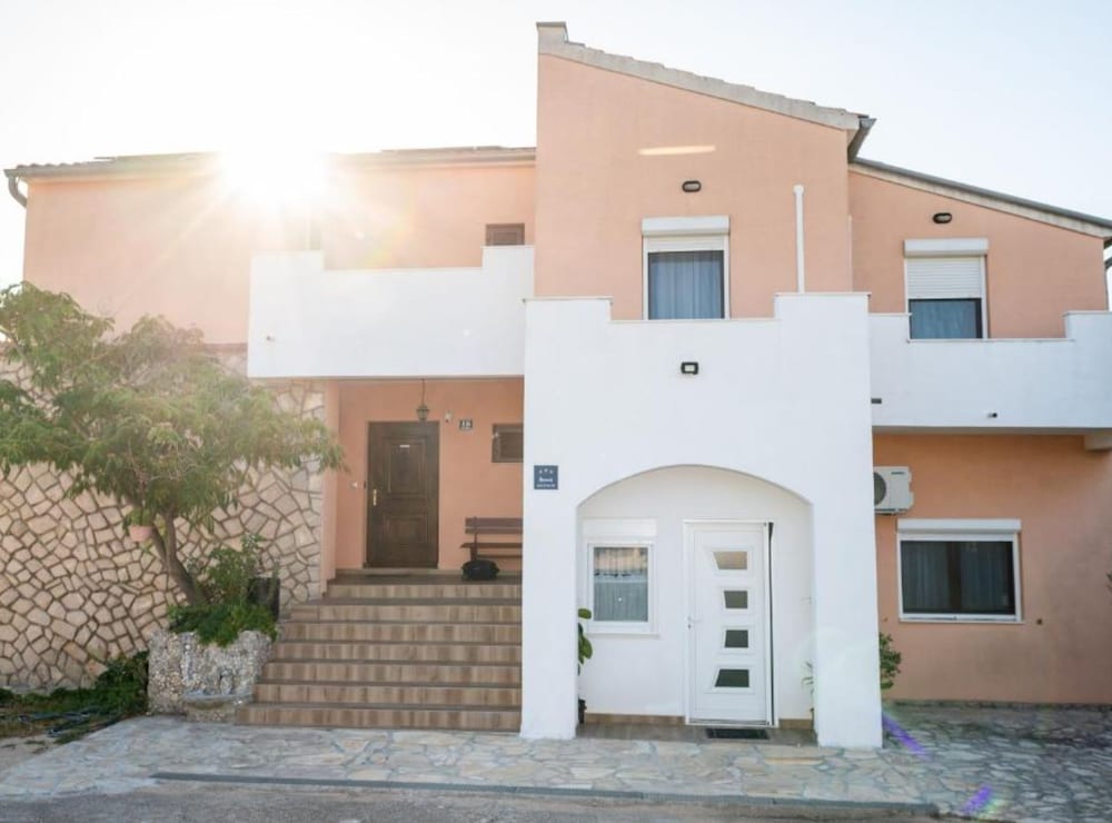 Apartment (Three Bedroom Apartment With Terrace )