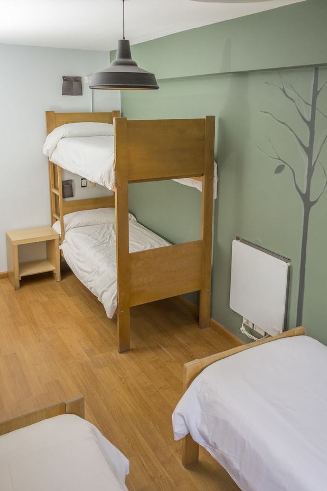 Shared Dormitory, Private Bathroom