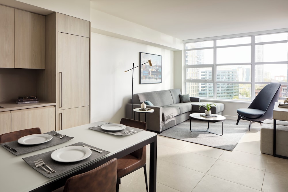 Deluxe Suite, 1 Bedroom - Photo 3