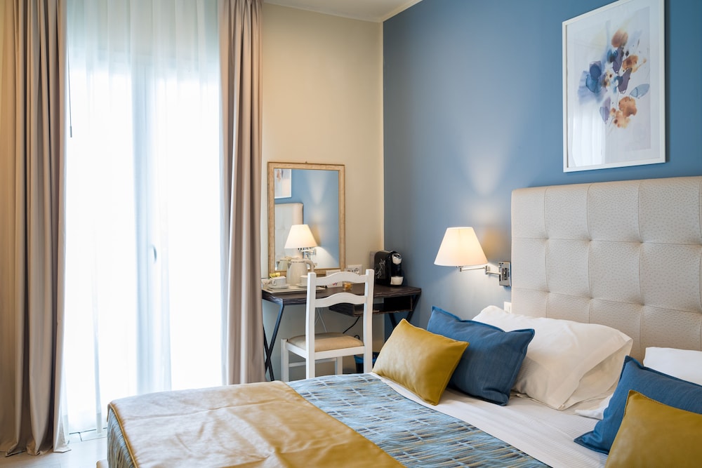 Superior Triple Room, Sea View photo 3