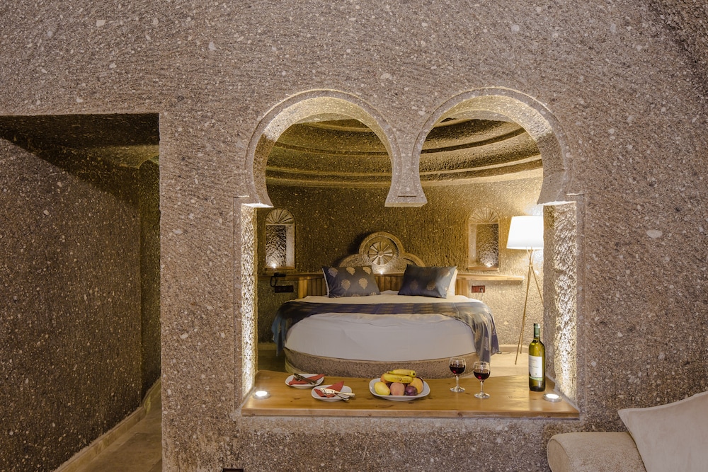 Honeymoon Suite, City View photo 2