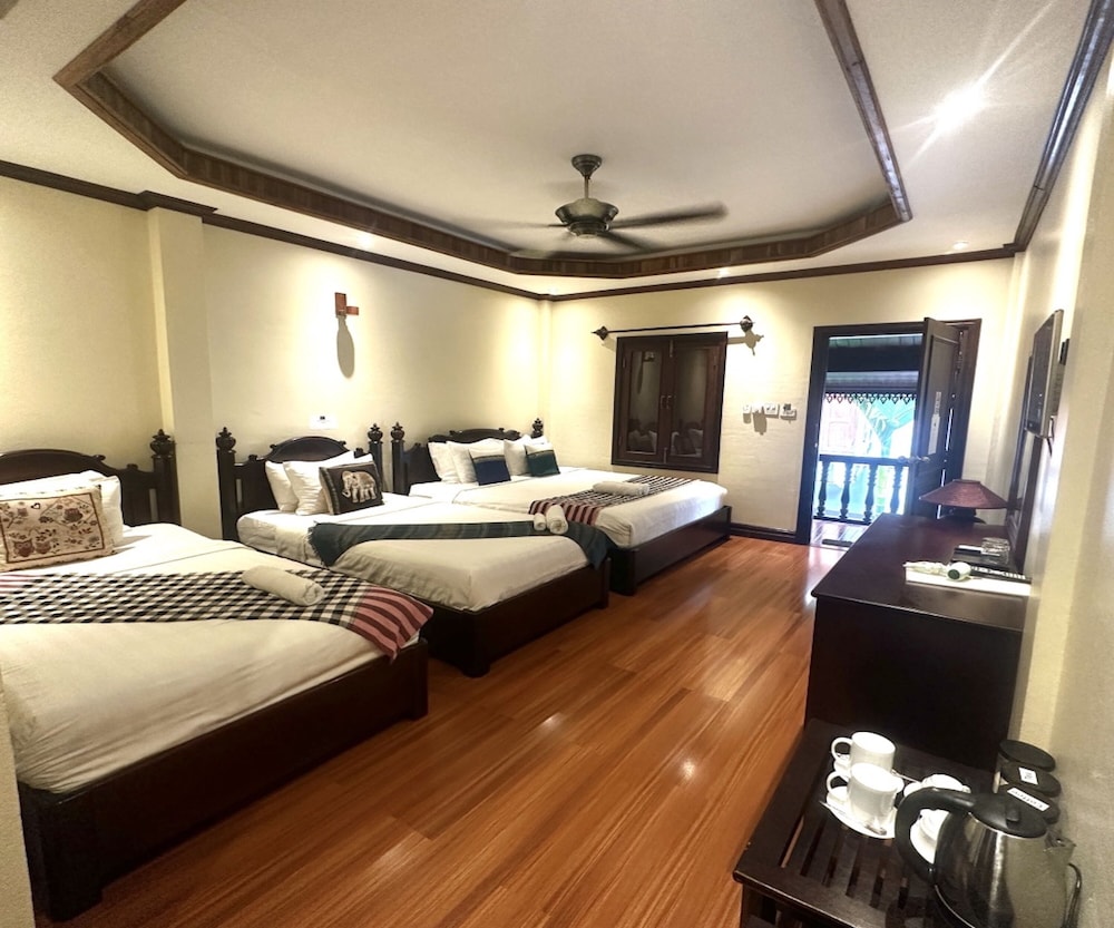 Family Room - Photo 7