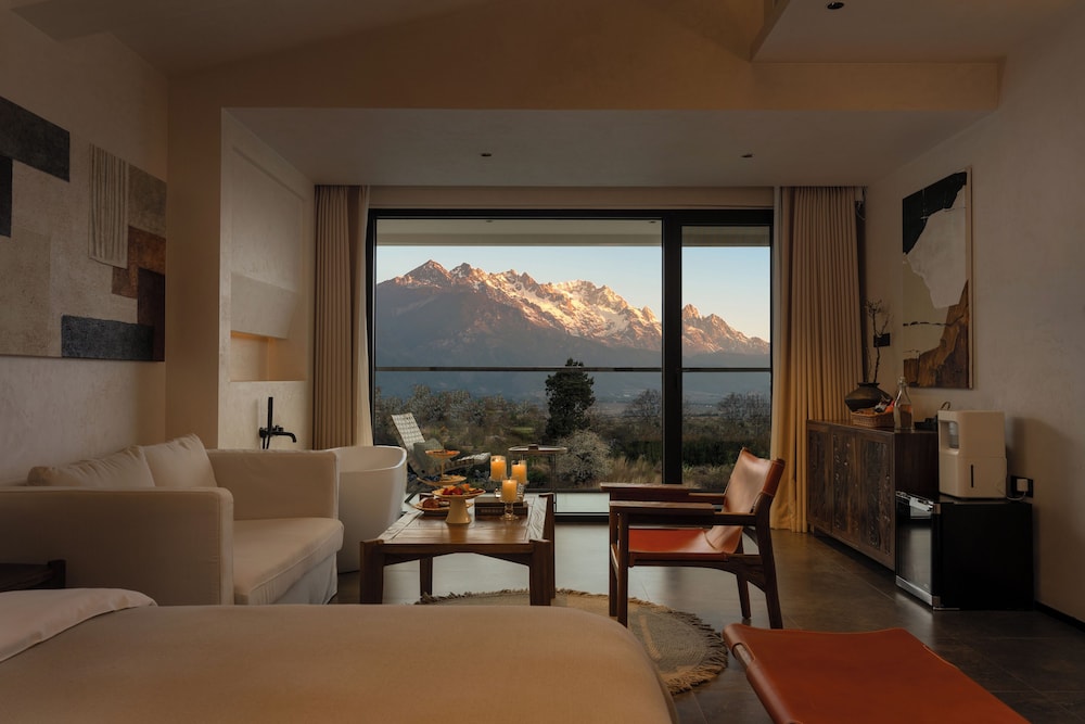 Senior Double Room, Hill View