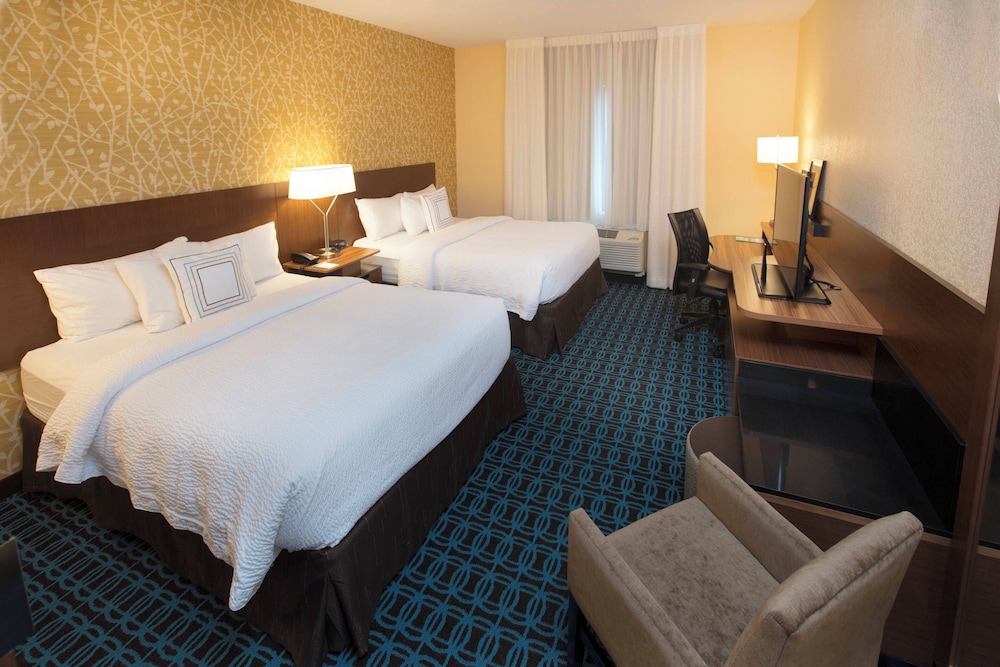 Room, 1 King Bed, Lake View photo 1