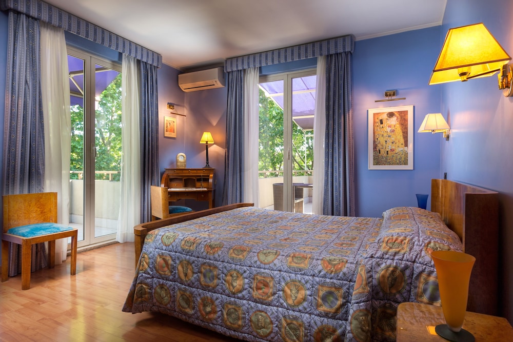 Superior Double or Twin Room photo 2