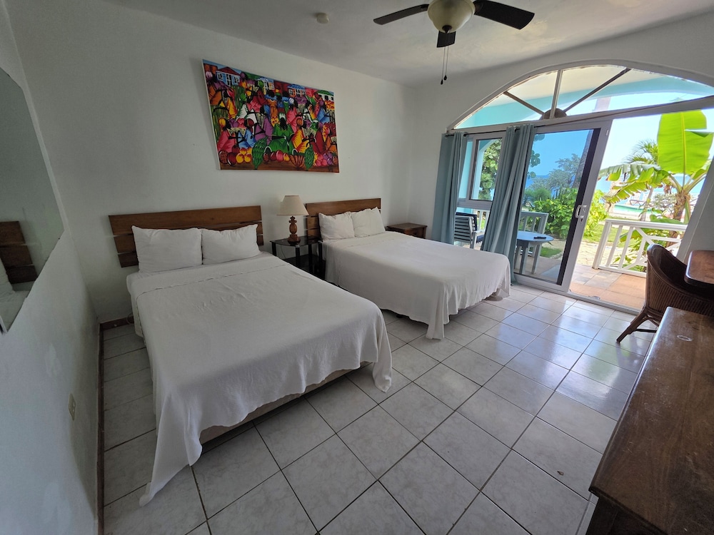 Seaview Deluxe (Double): Room 1
