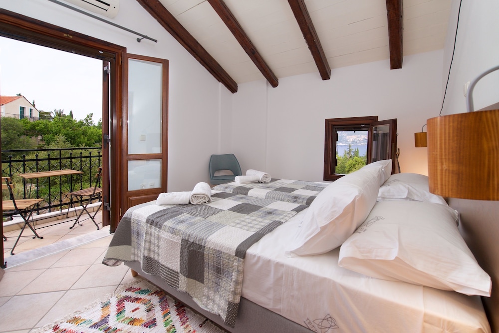 Family House, 4 Bedrooms, Sea View