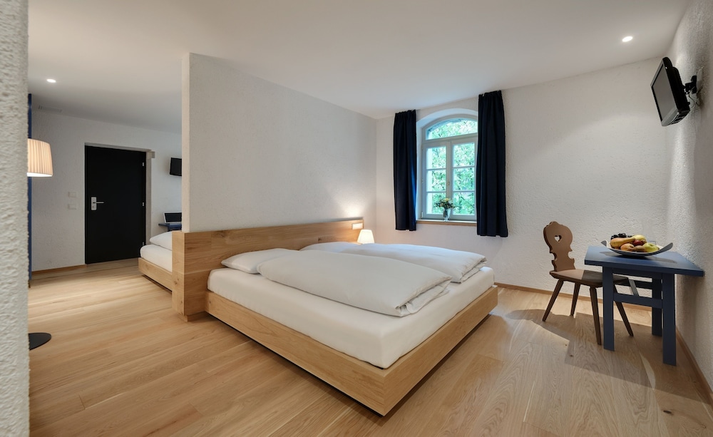 Quadruple Room, Private Bathroom - Photo 2
