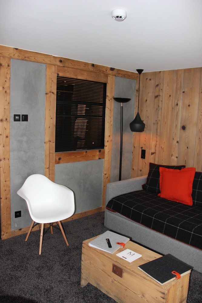Deluxe Suite - Photo 12