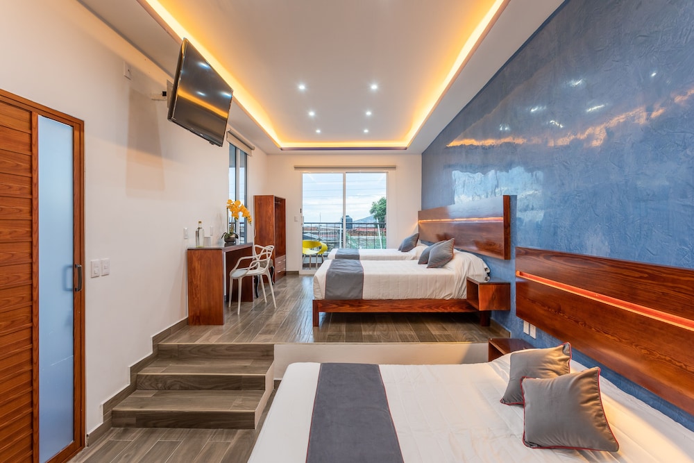 Family Studio Suite, City View photo 3