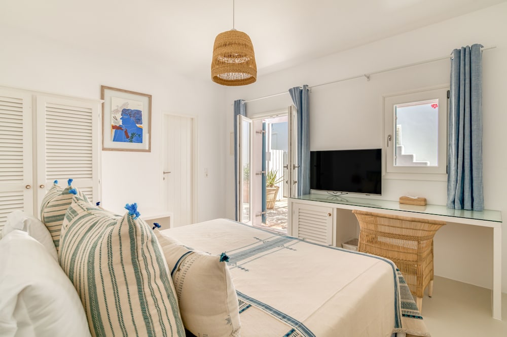 Double or Twin Room, Patio (Sifnos) photo 2