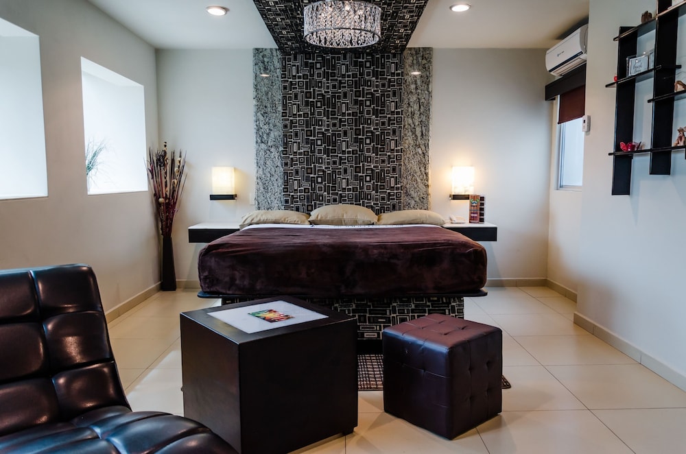 Suite, 1 King Bed