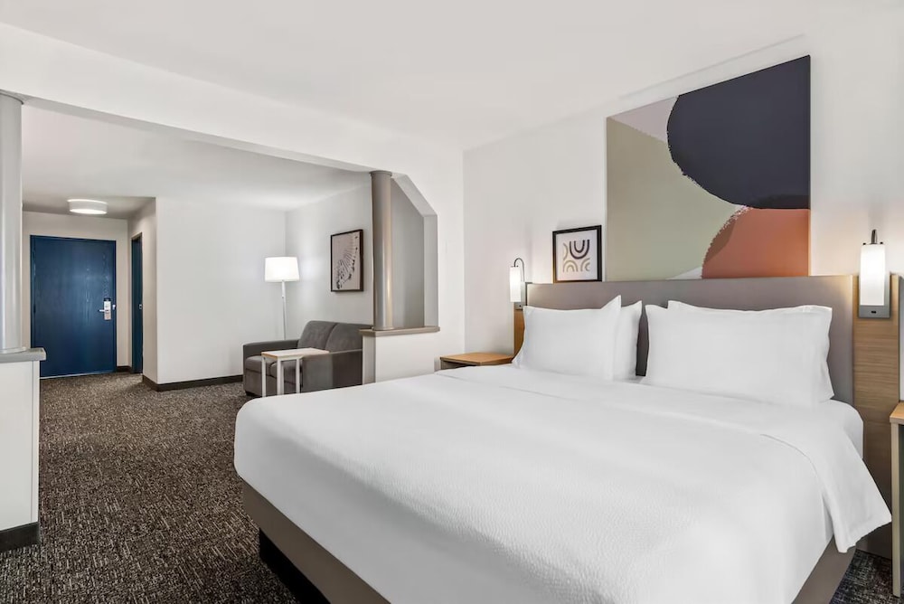 Studio Suite, 1 King Bed, Non Smoking - Photo 1