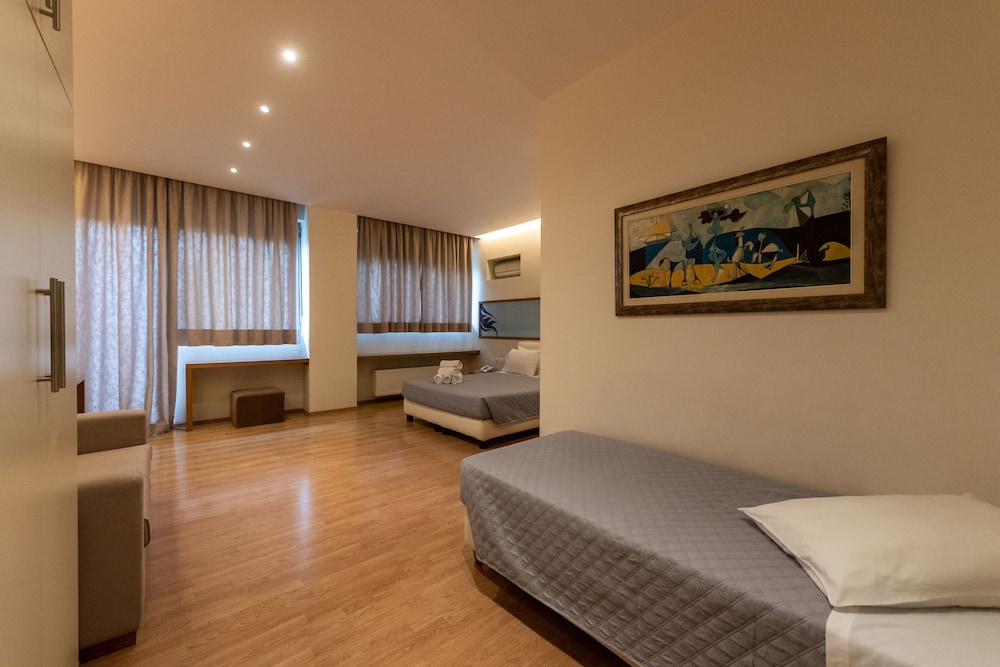 Superior Quadruple Room photo 3