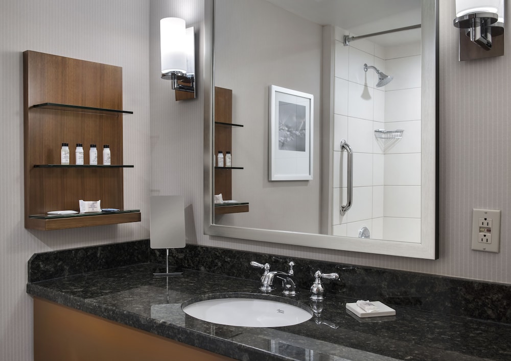 Junior Suite, 1 Bedroom, Courtyard View (Kitchenette) photo 2