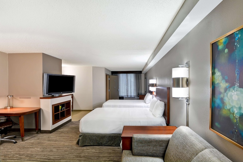 Room, Multiple Beds, Accessible Bathtub photo 2