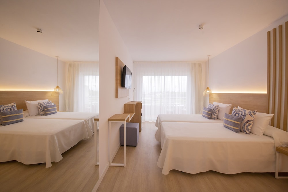 Triple Room, Sea View (3 Adults) - Photo 2