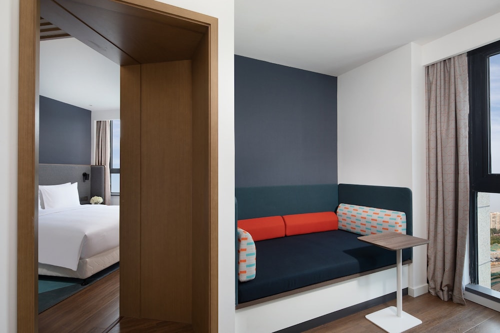 Suite, 1 Bedroom - Photo 4