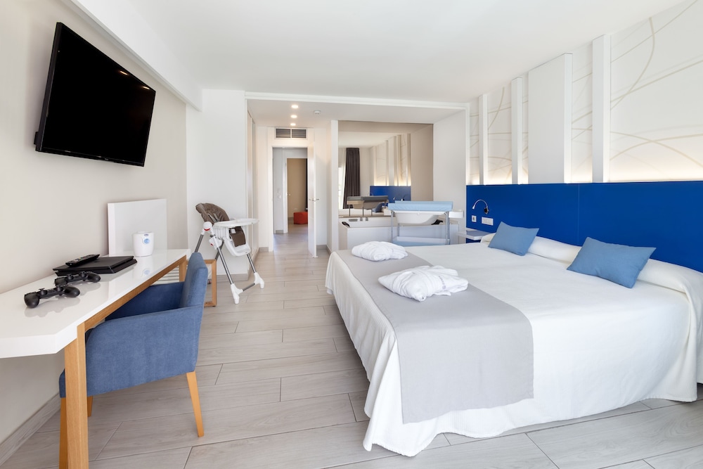Family Suite, 1 Bedroom - Photo 2