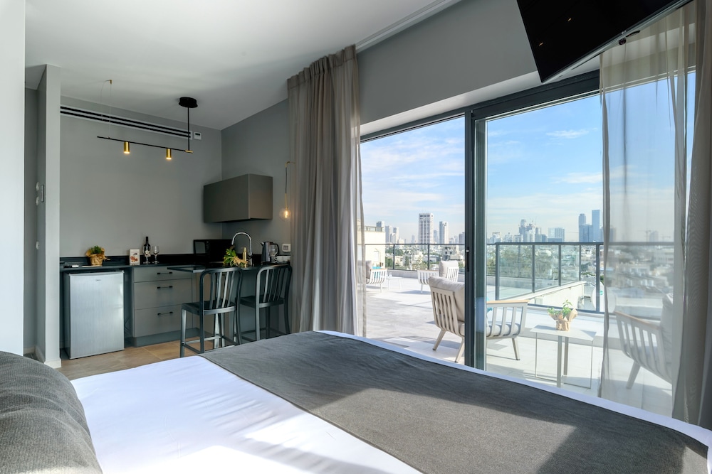 Junior Penthouse Suite photo 1